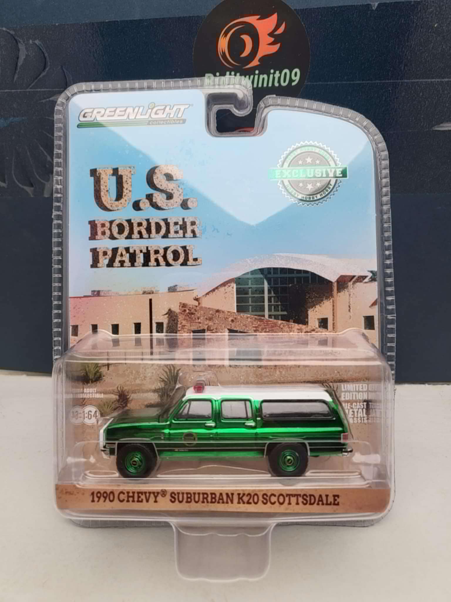 Greenlight Hobby Exclusive 1990 Chevrolet Suburban US Border Patrol Chase